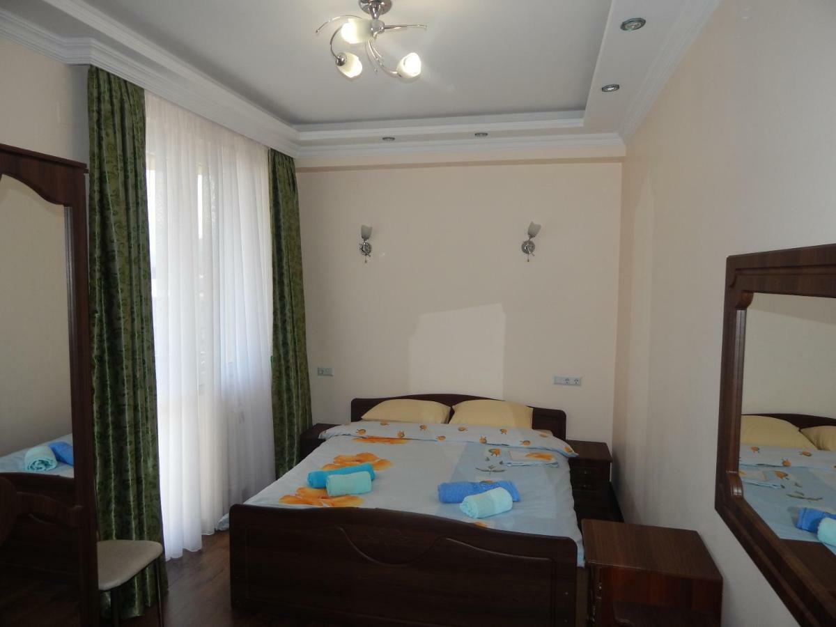 Apartment First Line From Sea Batumi Bagian luar foto
