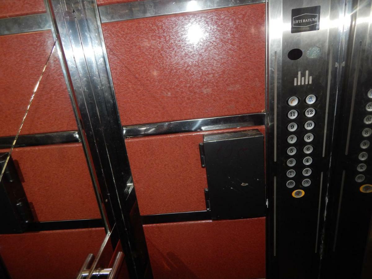 Apartment First Line From Sea Batumi Bagian luar foto