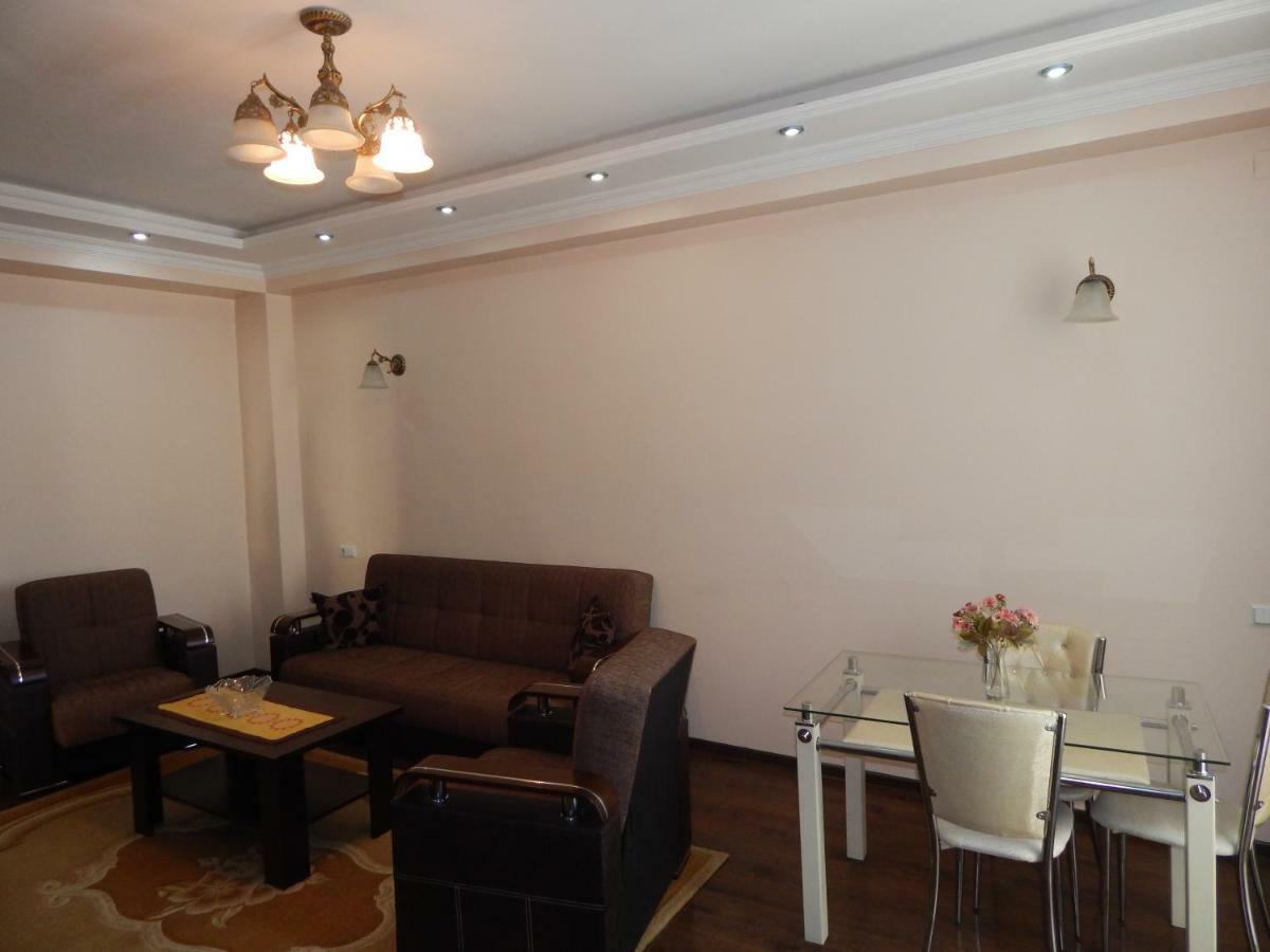 Apartment First Line From Sea Batumi Bagian luar foto