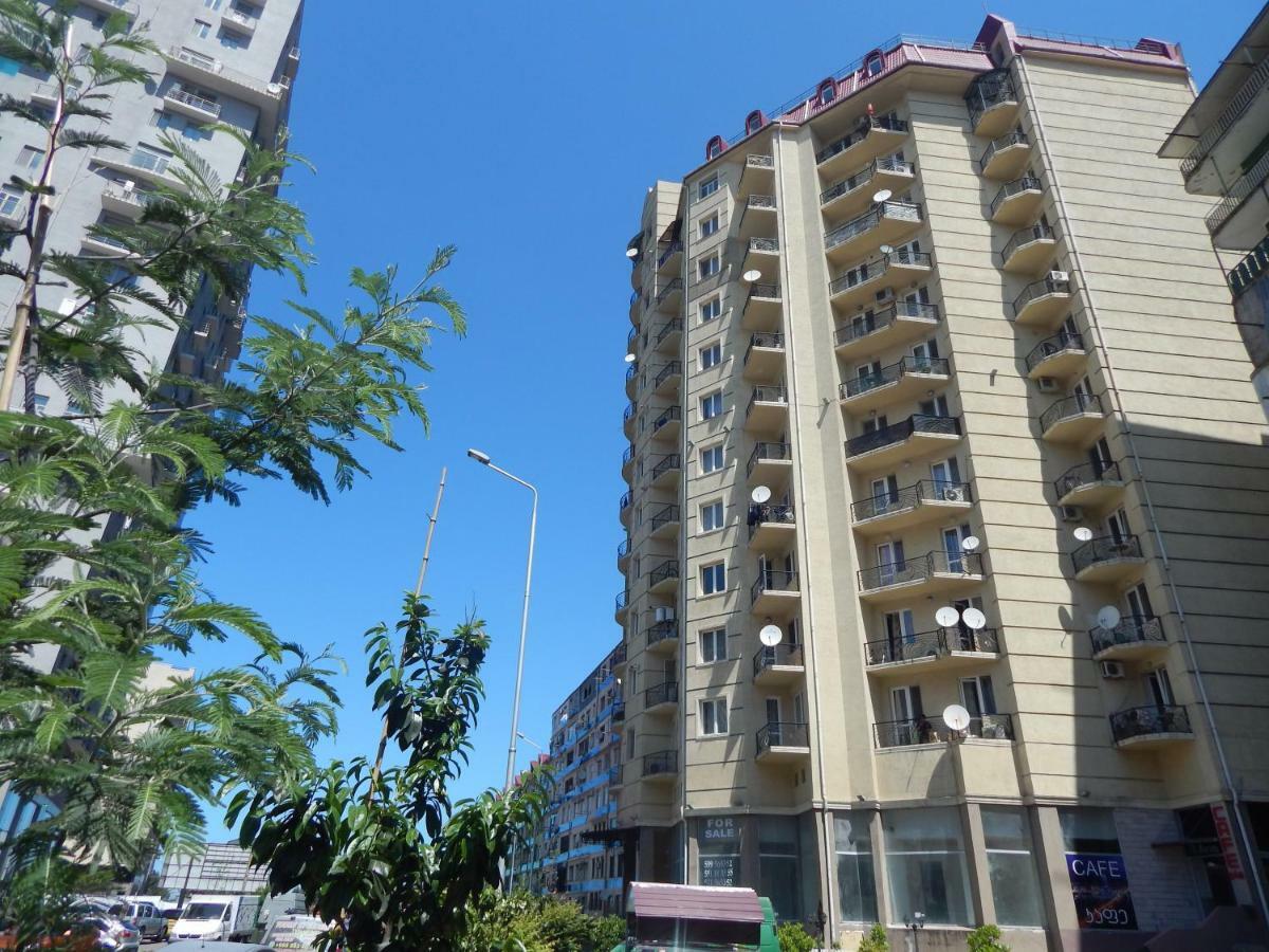 Apartment First Line From Sea Batumi Bagian luar foto