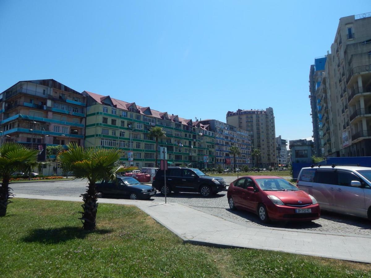 Apartment First Line From Sea Batumi Bagian luar foto