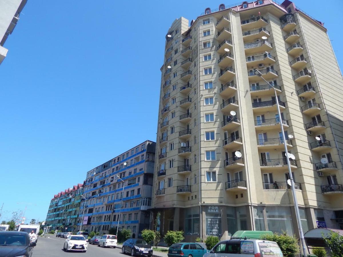 Apartment First Line From Sea Batumi Bagian luar foto