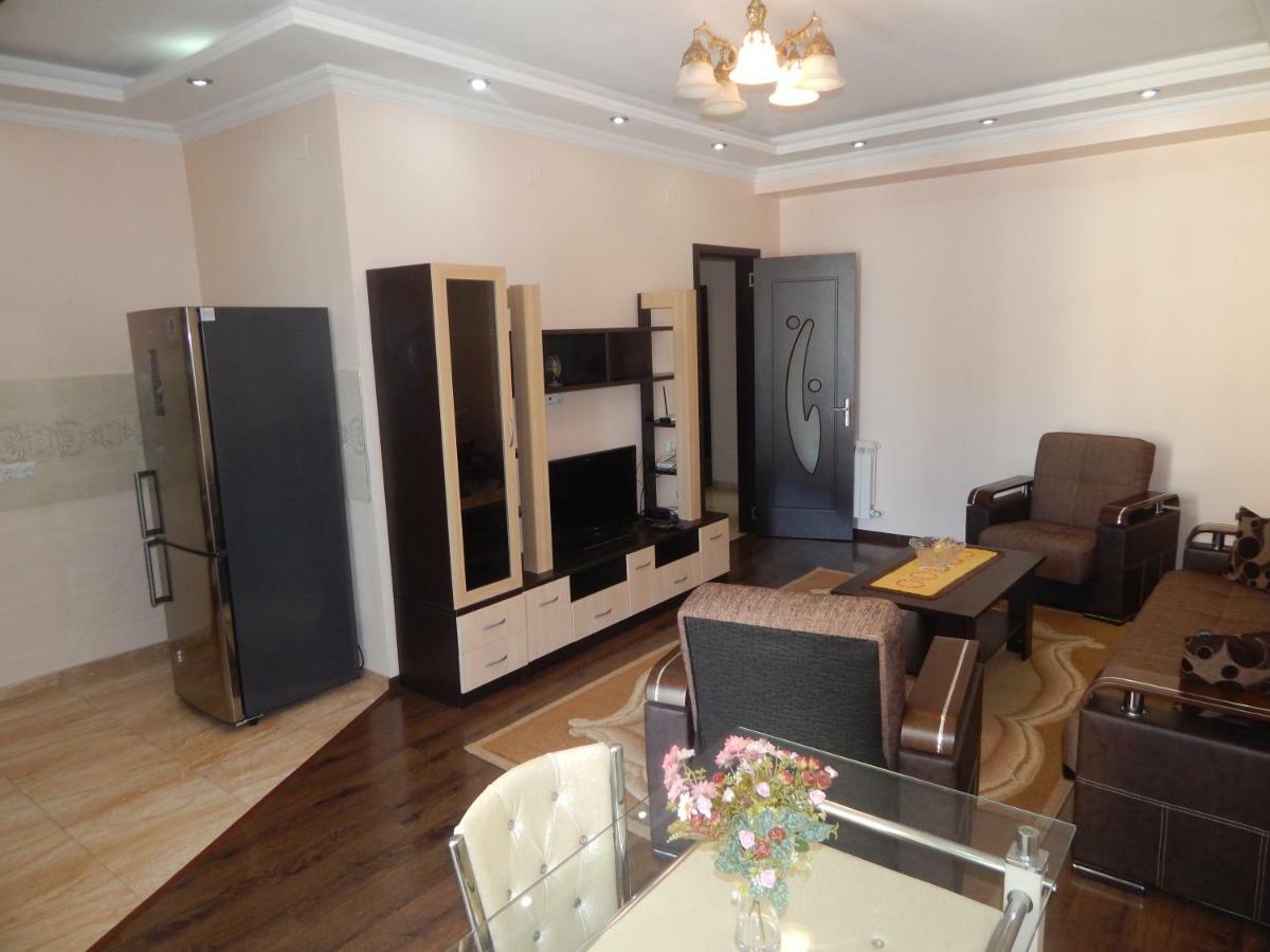 Apartment First Line From Sea Batumi Bagian luar foto