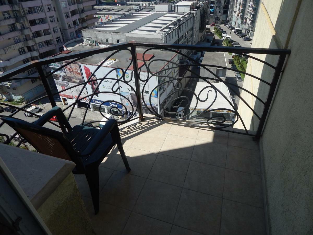 Apartment First Line From Sea Batumi Bagian luar foto