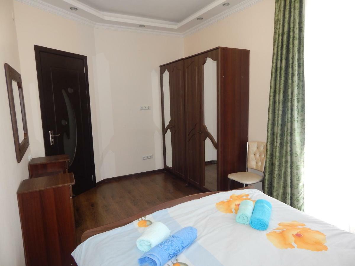Apartment First Line From Sea Batumi Bagian luar foto